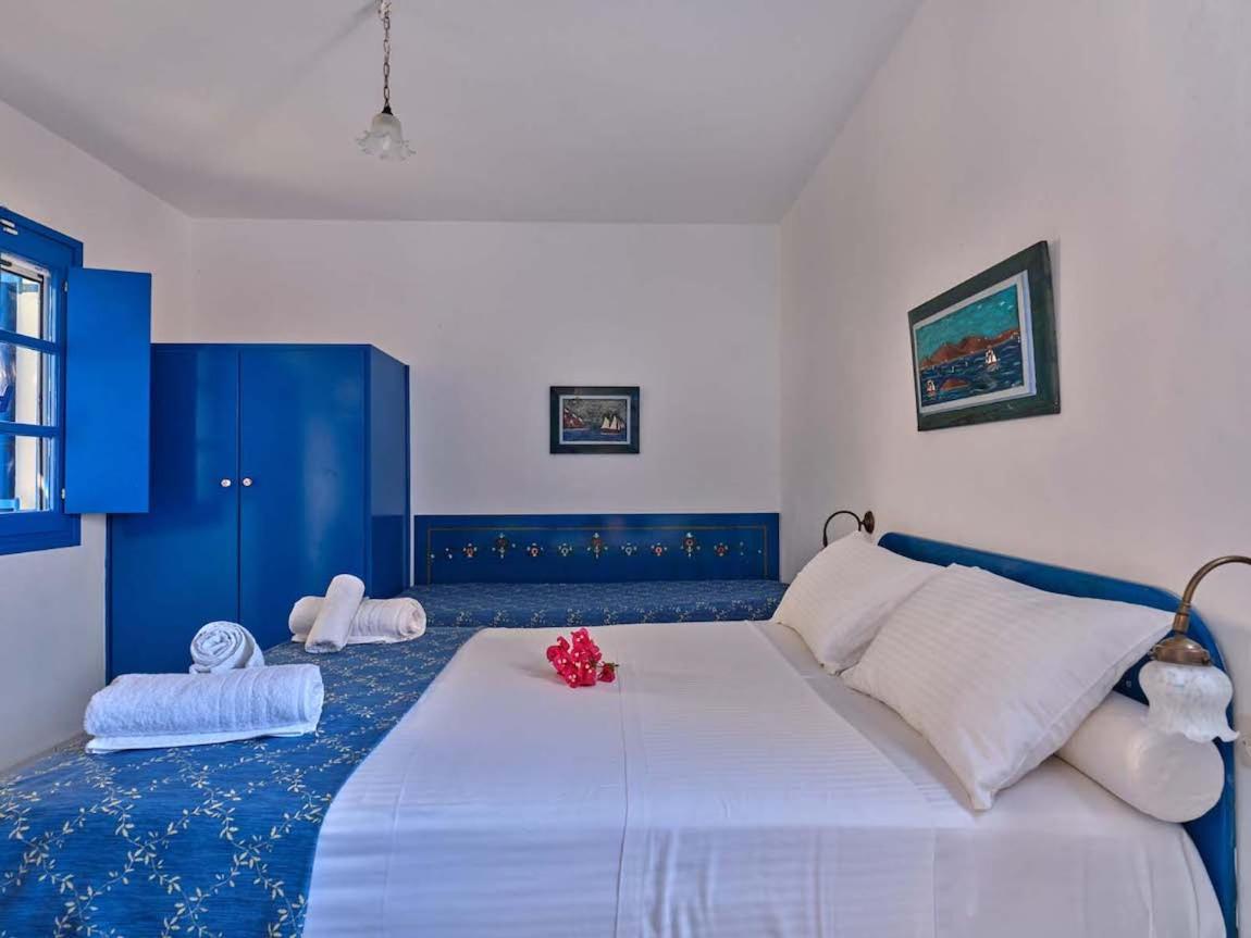 Blue Dolphin Antiparos Villas And Suites Agios Georgios  Екстериор снимка