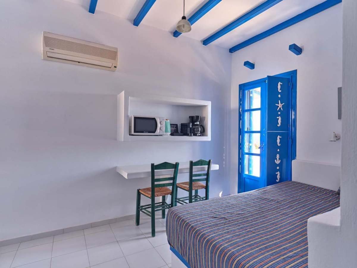 Blue Dolphin Antiparos Villas And Suites Agios Georgios  Екстериор снимка