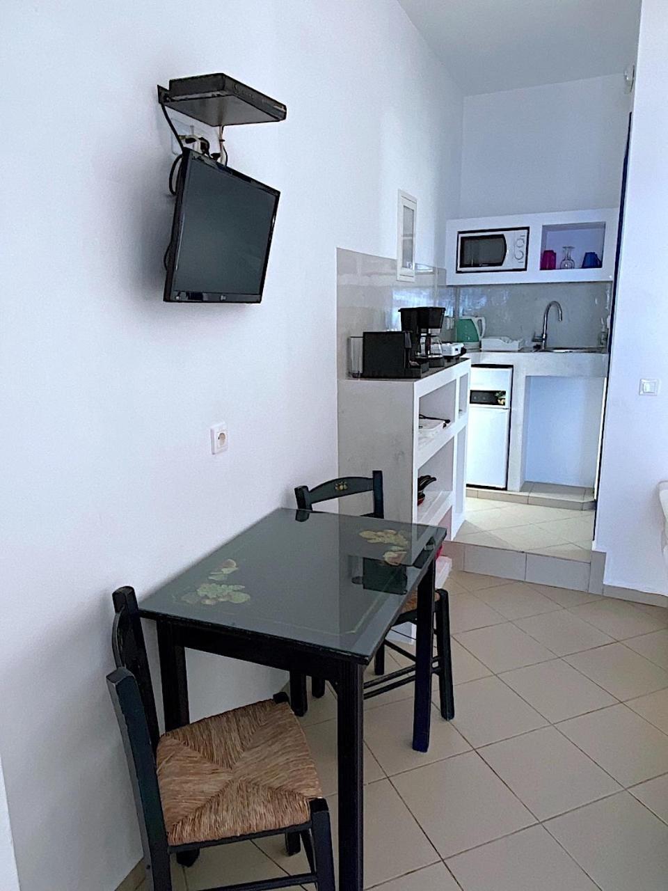 Blue Dolphin Antiparos Villas And Suites Agios Georgios  Екстериор снимка