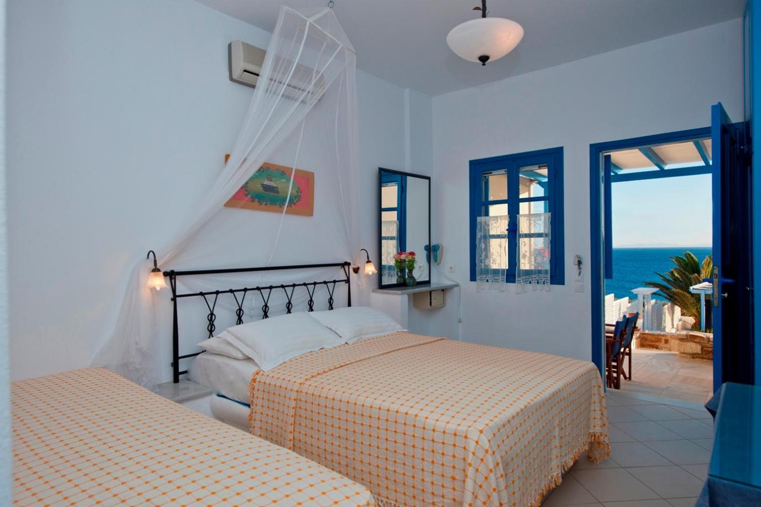 Blue Dolphin Antiparos Villas And Suites Agios Georgios  Екстериор снимка