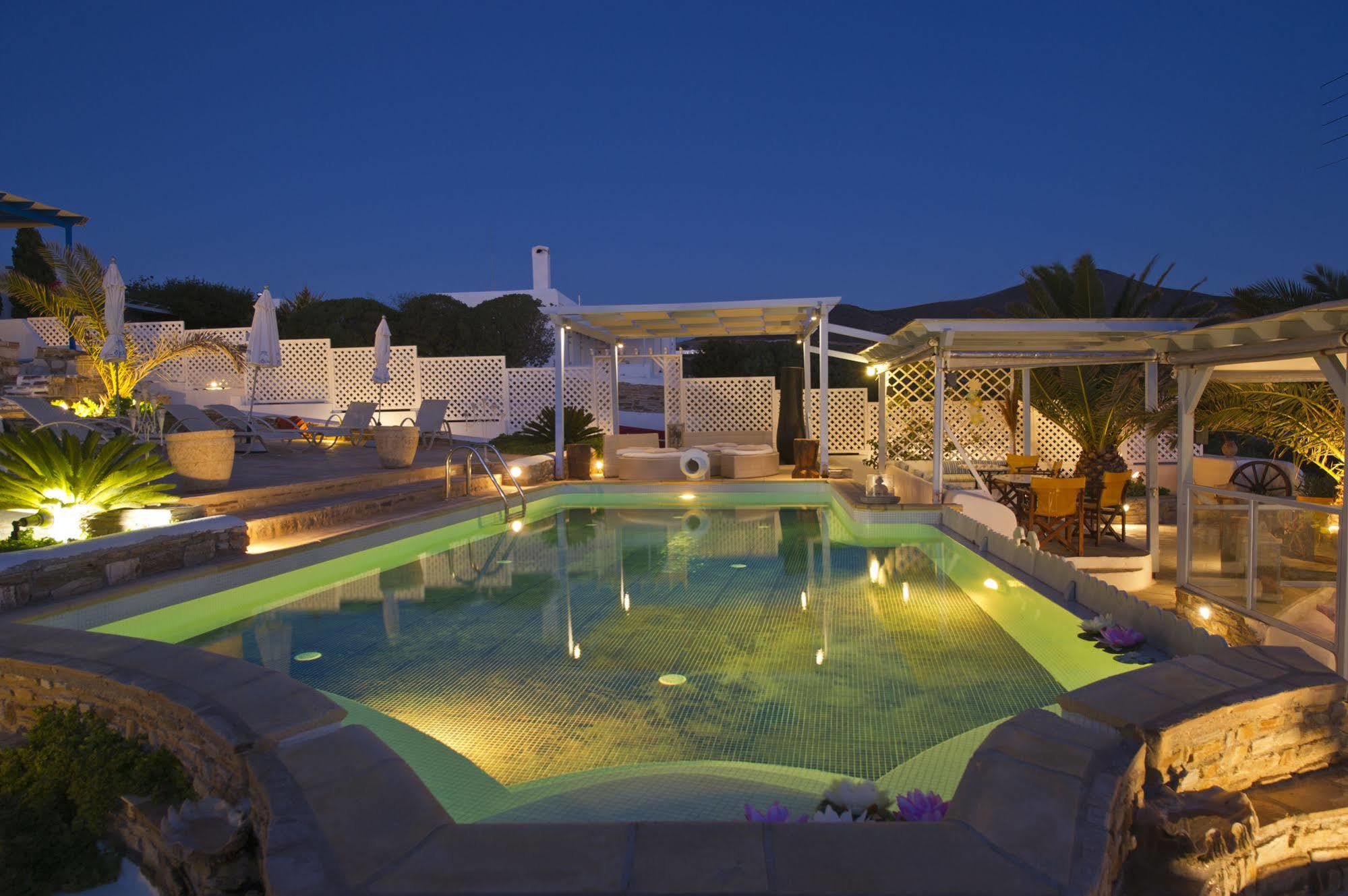 Blue Dolphin Antiparos Villas And Suites Agios Georgios  Екстериор снимка